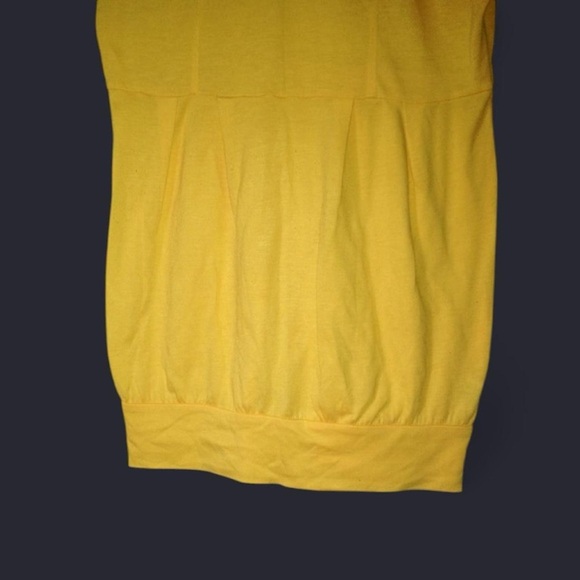 Derek Heart Yellow Short Sleeve Turtle Neck Tunic - Picture 3 of 4